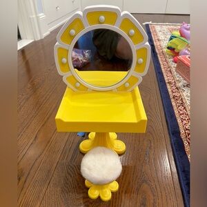 American Girl Julie’s Daisy Vanity and lots of beauty accessories